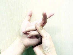 经常掰手指会导致关节炎吗2